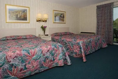 Photo 4 - Winnapaug Inn