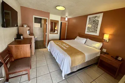 Photo 5 - Sun Valley Motel