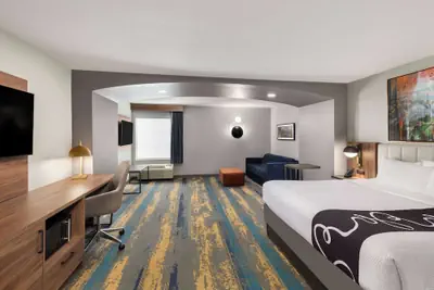 Photo 5 - La Quinta Inn & Suites by Wyndham Knoxville Papermill