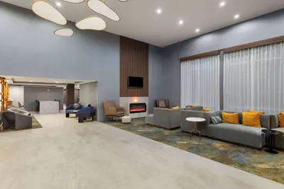 Photo 4 - La Quinta Inn & Suites by Wyndham Knoxville Papermill