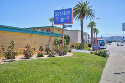 Photo 2 - Seaside Inn