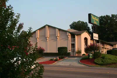 Photo 2 - West Bank Inn