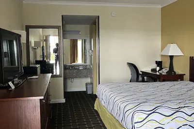 Photo 5 - West Bank Inn