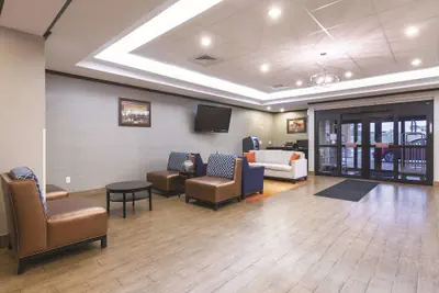 Photo 4 - La Quinta Inn & Suites by Wyndham Glendive