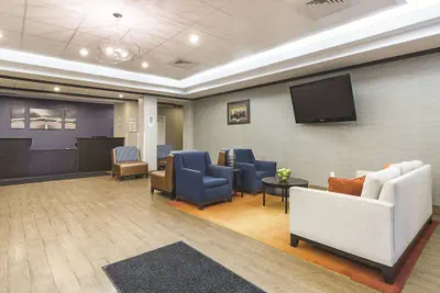 Photo 3 - La Quinta Inn & Suites by Wyndham Glendive