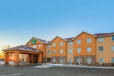 Photo 2 - La Quinta Inn & Suites by Wyndham Glendive