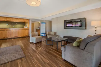 Photo 4 - Best Western University Inn