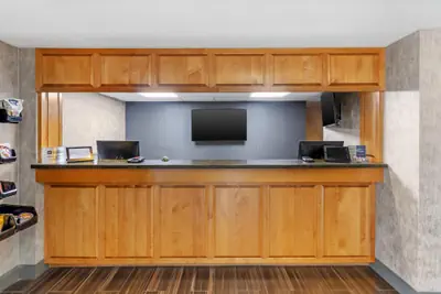 Photo 4 - Best Western University Inn