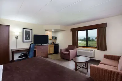 Photo 5 - AmericInn by Wyndham Tomah