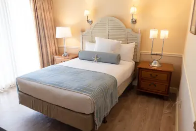 Photo 4 - Anchor In Distinctive Waterfront Lodging