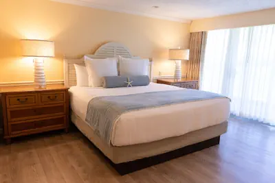 Photo 5 - Anchor In Distinctive Waterfront Lodging