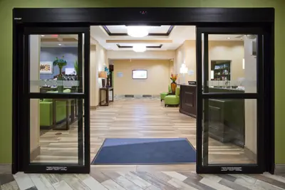 Photo 3 - Holiday Inn Express Hotel & Suites Fort Dodge by IHG