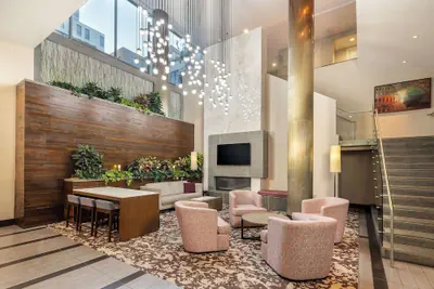 Photo 4 - Hilton Garden Inn Washington DC/Georgetown Area