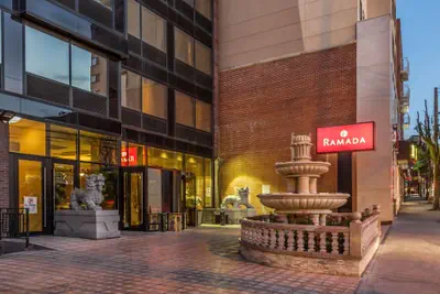 Photo 2 - Ramada by Wyndham Flushing Queens