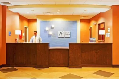 Photo 2 - Holiday Inn Express Hotel & Suites Warner Robins North West by IHG