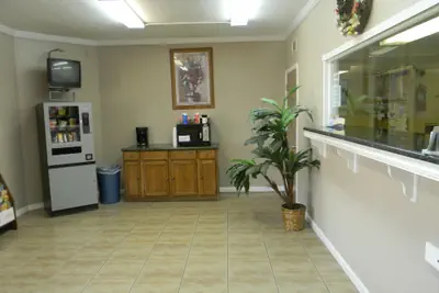 Photo 4 - Sunrise Inn