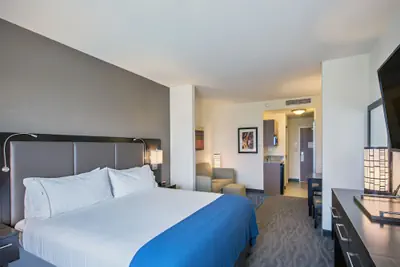 Photo 3 - Holiday Inn Express Hotel & Suites Kailua-Kona by IHG