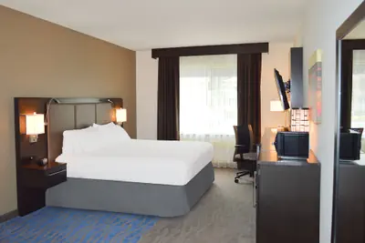 Photo 4 - Holiday Inn Express Hotel & Suites Kailua-Kona by IHG