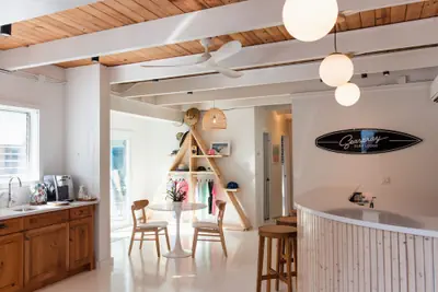 Photo 3 - Seaspray Surf Lodge