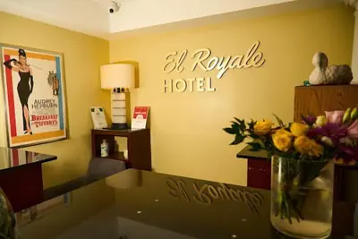 Photo 4 - El Royale Hotel Near Universal Studios