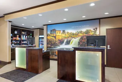 Photo 3 - La Quinta Inn & Suites by Wyndham Sioux Falls
