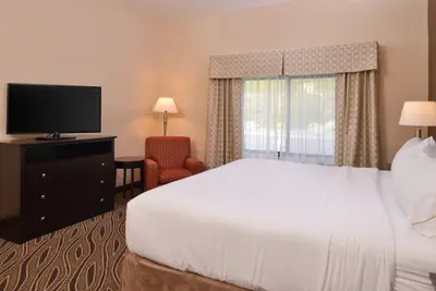 Photo 5 - Holiday Inn Express & Suites Washington - Meadow Lands by IHG