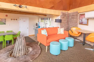Photo 3 - Coyote Mountain Lodge