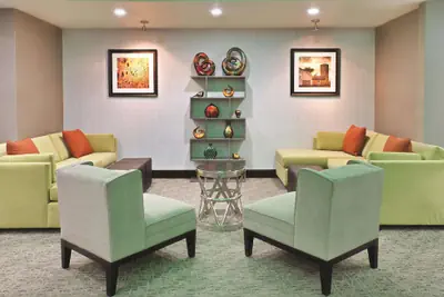 Photo 3 - La Quinta Inn & Suites by Wyndham Paducah