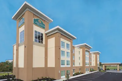 Photo 2 - La Quinta Inn & Suites by Wyndham Paducah