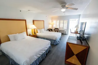 Photo 4 - Pirate's Cove Resort & Marina