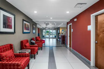 Photo 3 - Holiday Inn Express & Suites Lantana by IHG