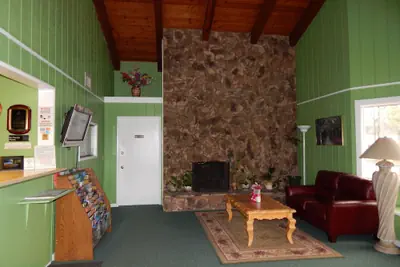Photo 4 - Rancho California Inn