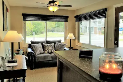 Photo 3 - Top Notch Inn