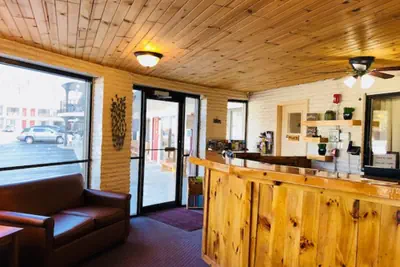 Photo 2 - Amber's Inn & Suites
