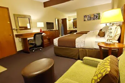 Photo 4 - Olympic Inn & Suites