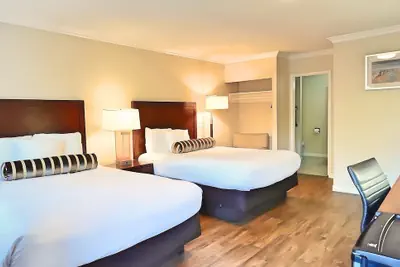 Photo 2 - Rose Garden Inn