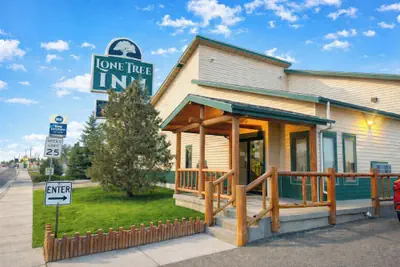 Photo 2 - Lone Tree Inn