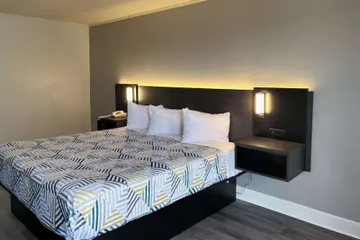 Photo 5 - Studio 6 Suites Perry, GA