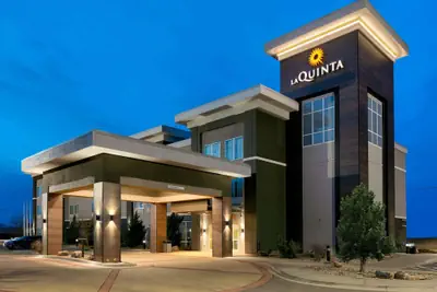 Photo 2 - La Quinta Inn & Suites by Wyndham Clinton Historic Route 66