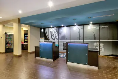 Photo 4 - La Quinta Inn & Suites by Wyndham Clinton Historic Route 66