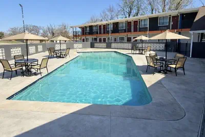 Photo 2 - Americas Best Value Inn Ponca City