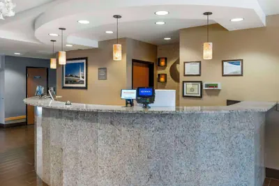 Photo 4 - Comfort Suites Redding - Shasta Lake