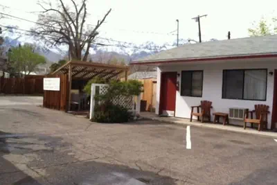 Photo 2 - Independence Courthouse Motel