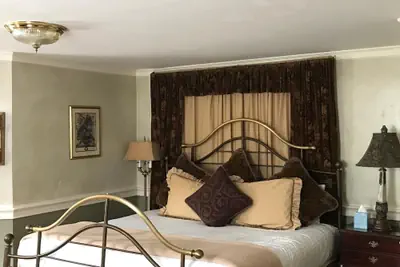 Photo 5 - Admiral Farragut Inn