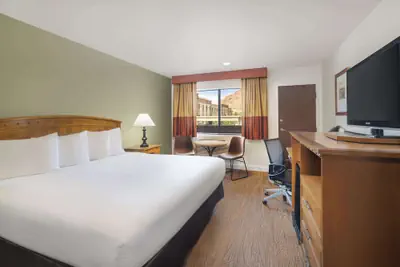 Photo 5 - Best Western Red Hills