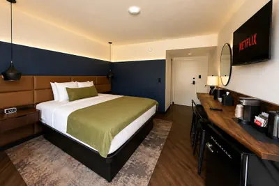 Photo 5 - The Wesley Hotel