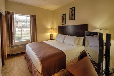 Photo 2 - Landmark Inn Fort Liberty