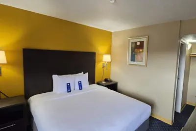 Photo 2 - Howard Johnson by Wyndham Odessa TX