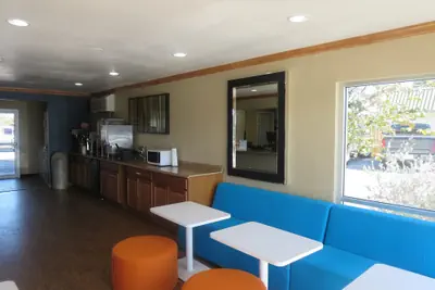 Photo 4 - Howard Johnson by Wyndham Odessa TX
