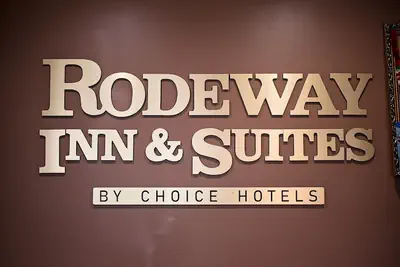 Photo 4 - Rodeway Inn & Suites Bellflower